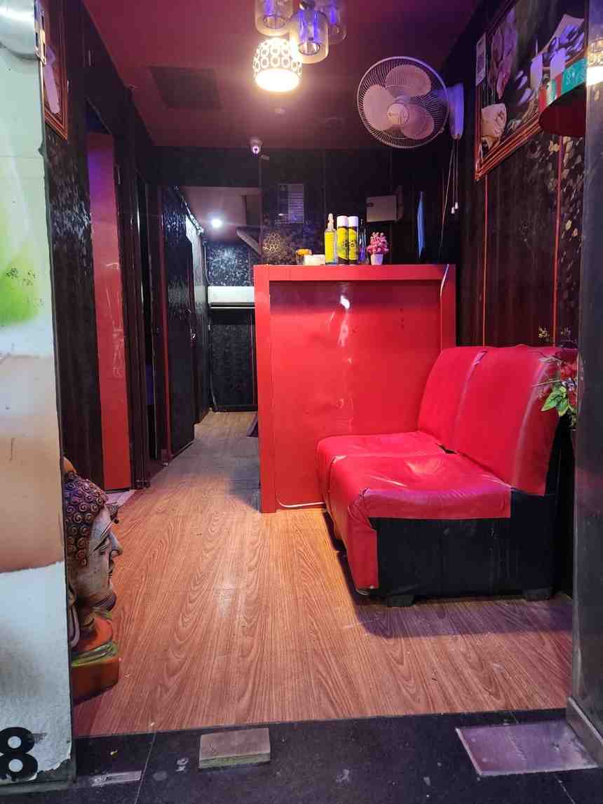 Golden Crown Plaza Spa spa area