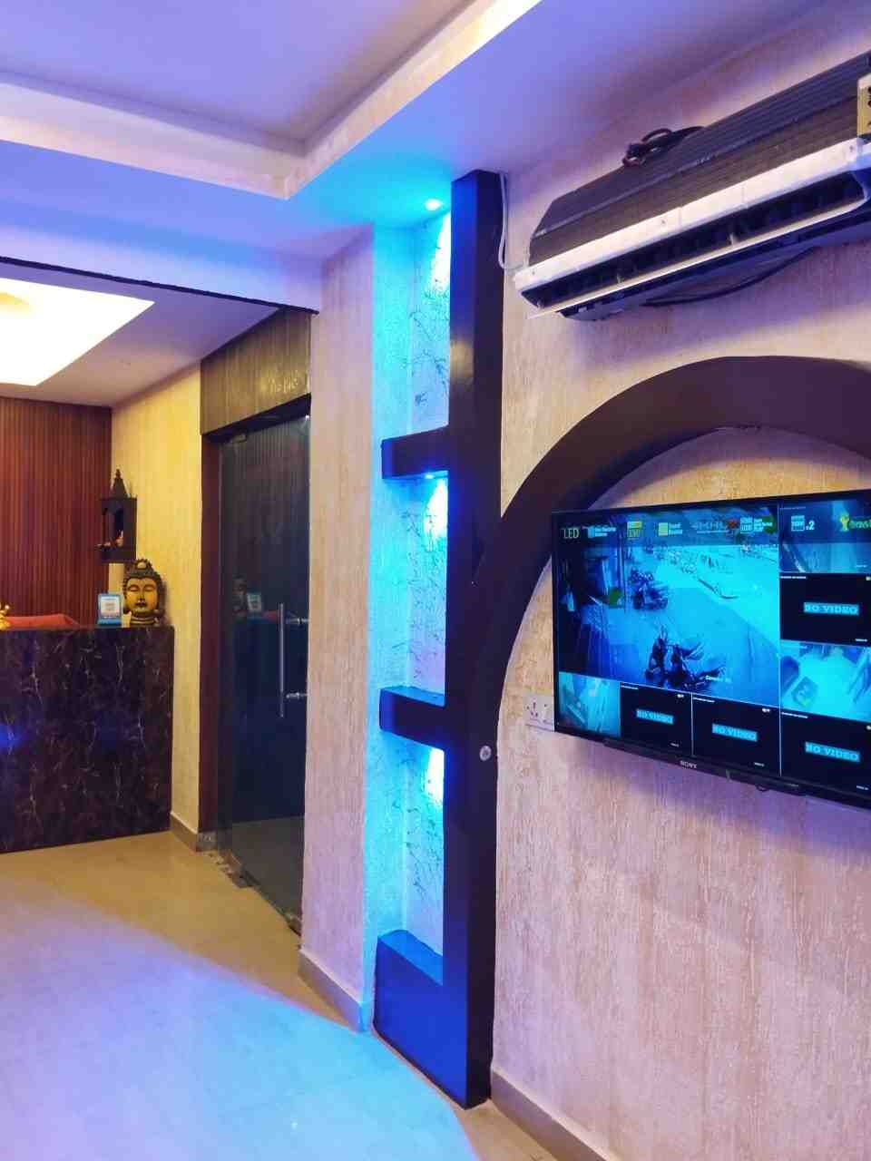RELAXING BODY LUXURY SPA spa area