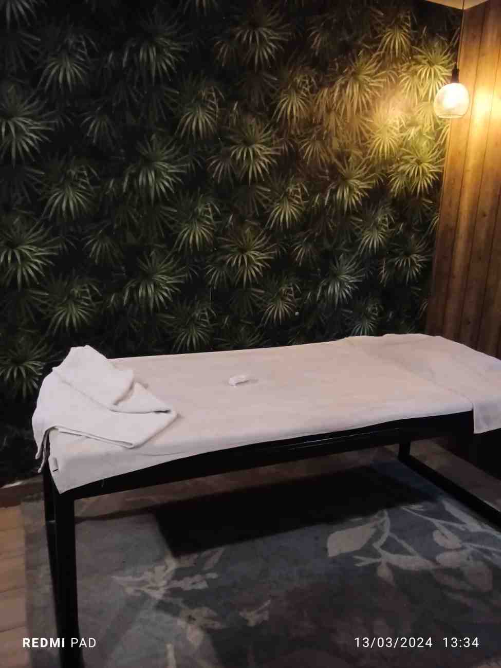 Claro Spa bed area