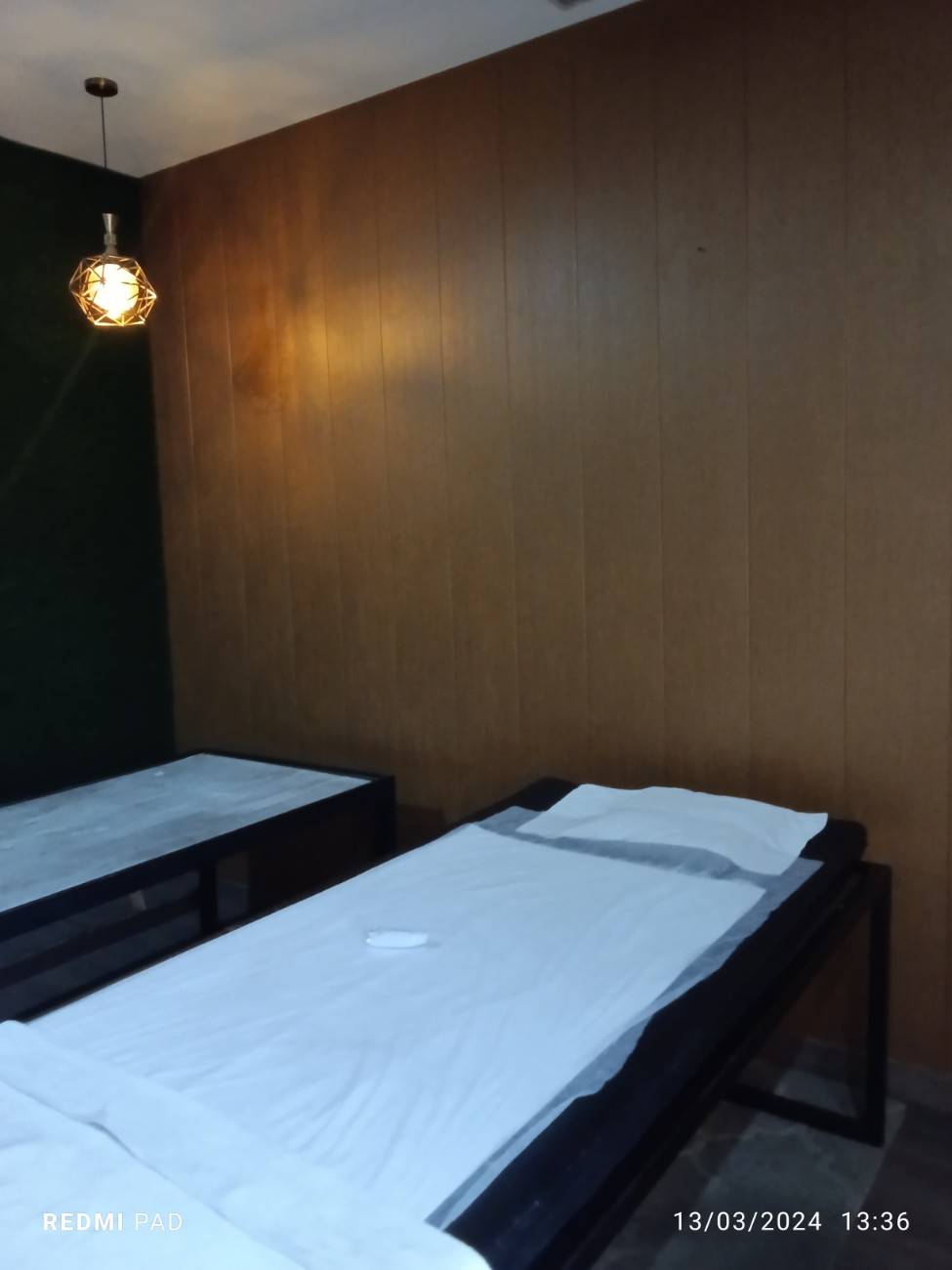 Claro Spa bed area