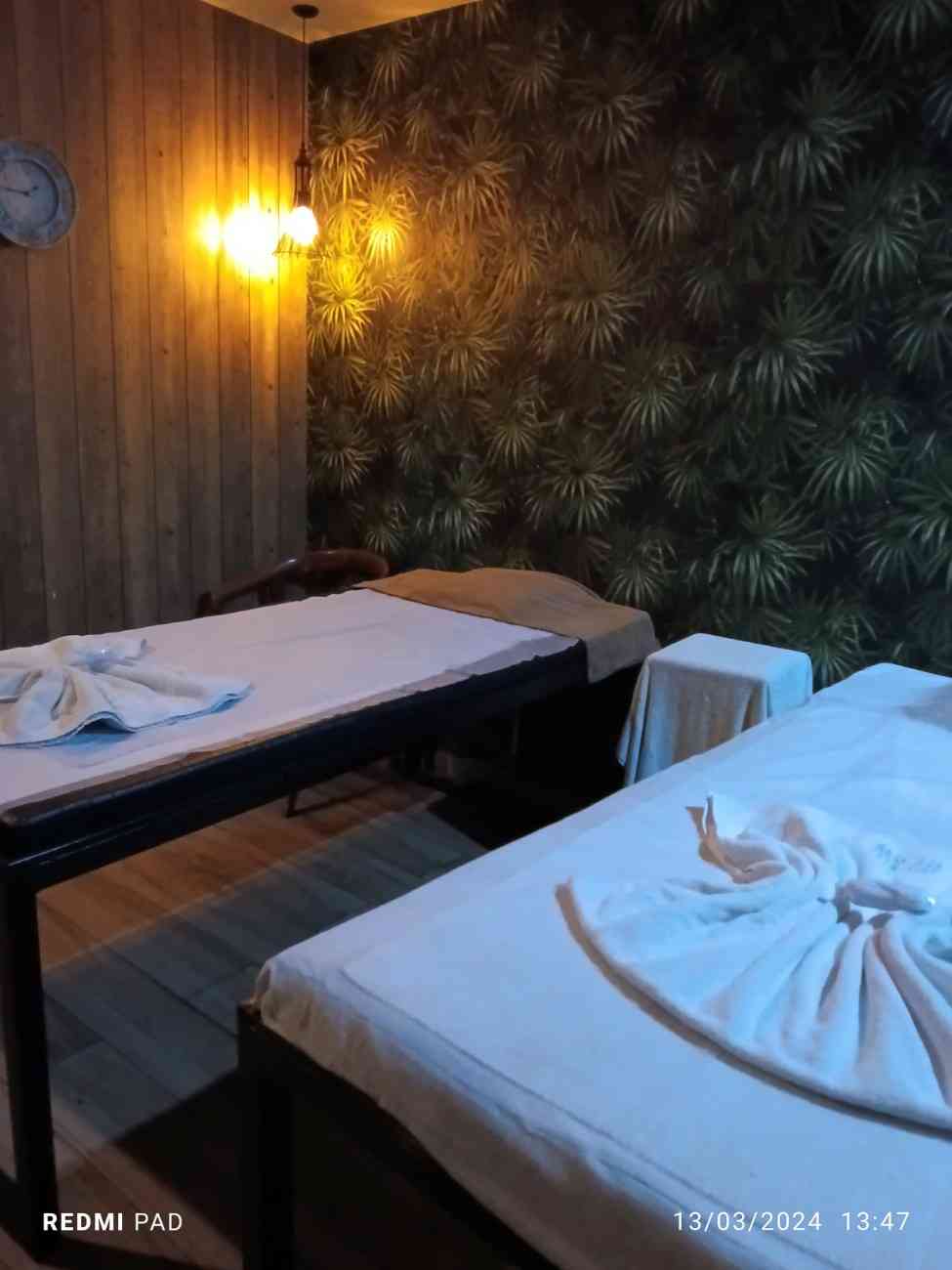 Claro Spa bed area