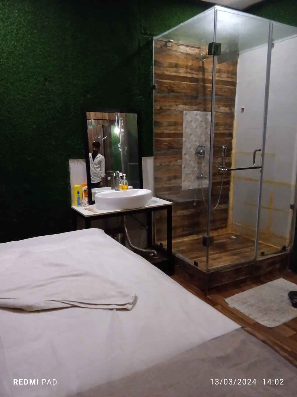 Halcyon Spa bed area