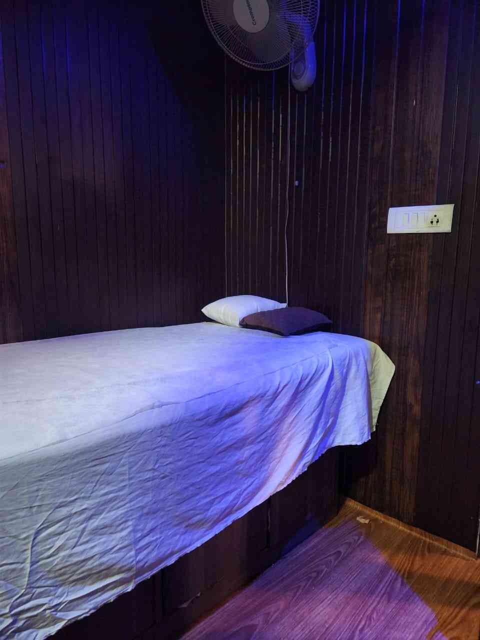 Golden Crown Plaza Spa bed area