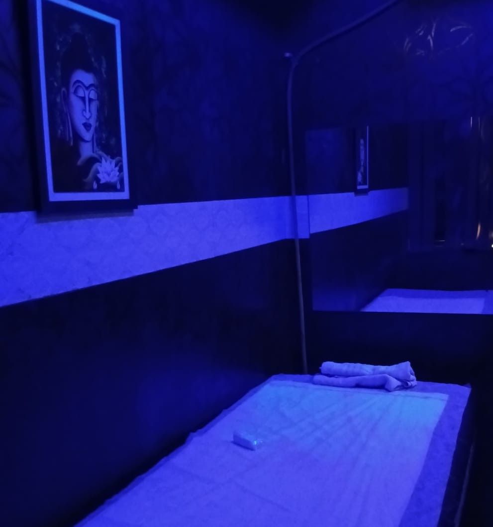 ESSENCE SPA bed area