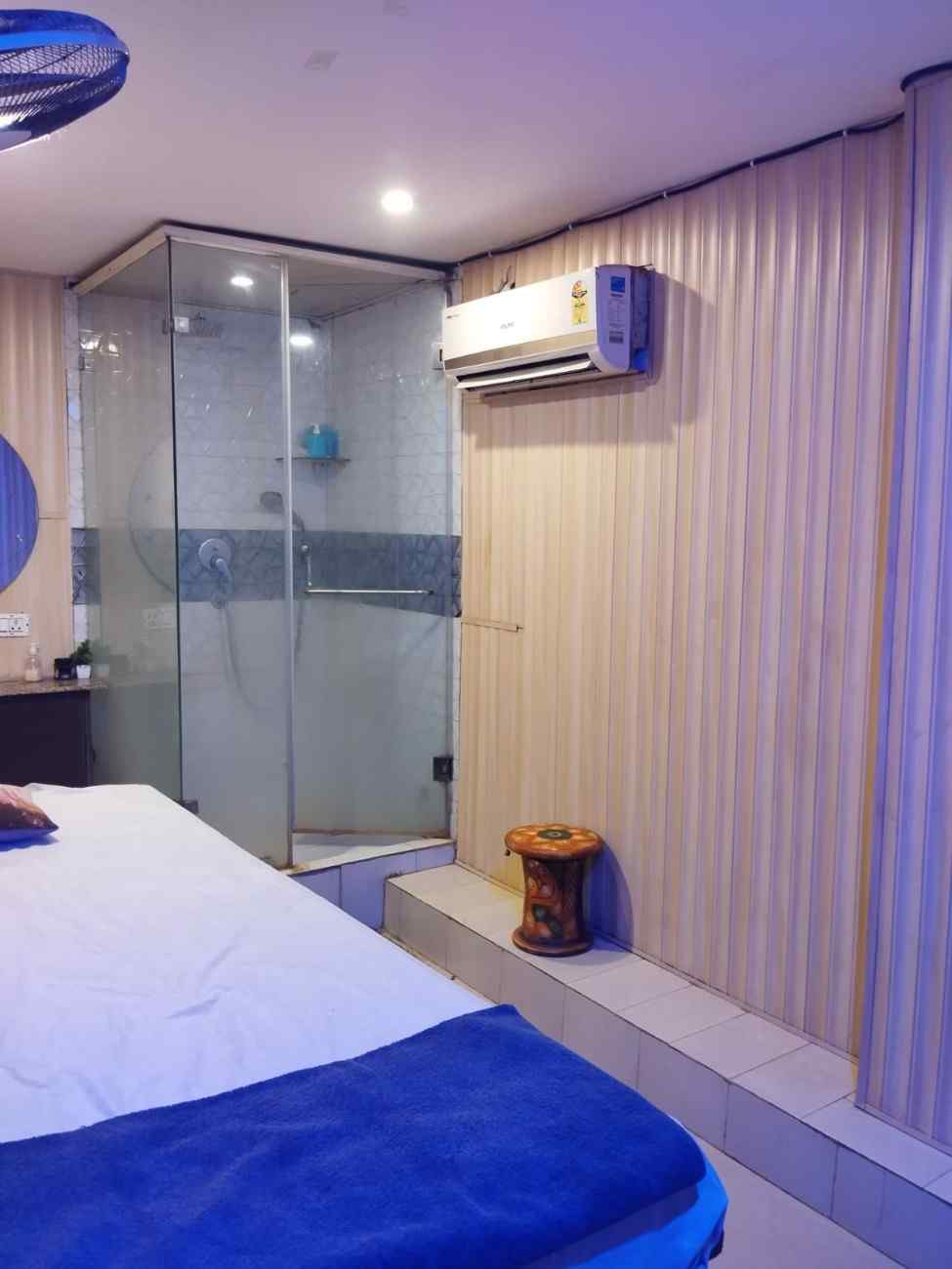 The Legend Wellness Spa bed area