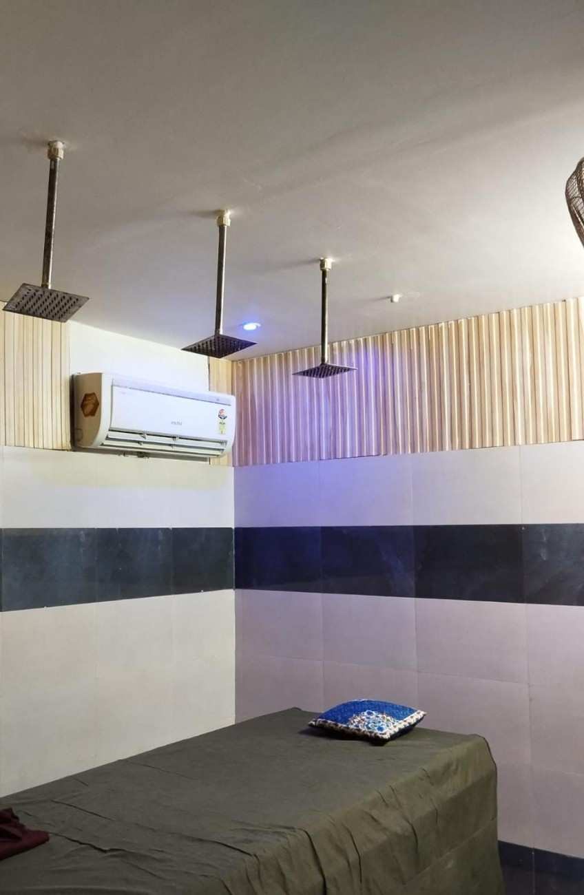SAWADIKA AYURVEDIC SPA bed area