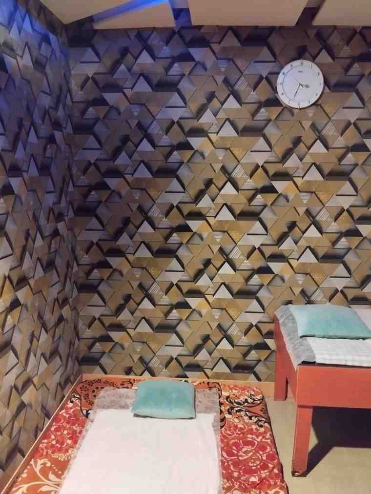 RELAXING BODY LUXURY SPA bed area