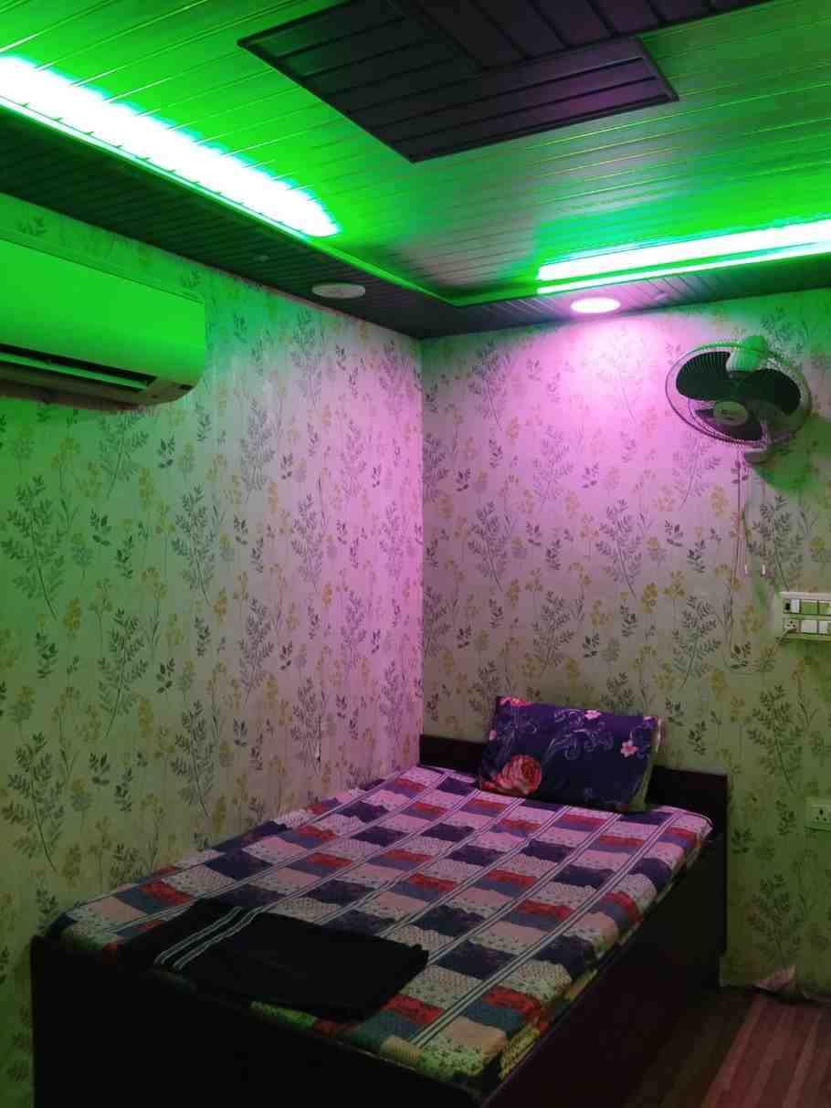 The Rose Spa bed area