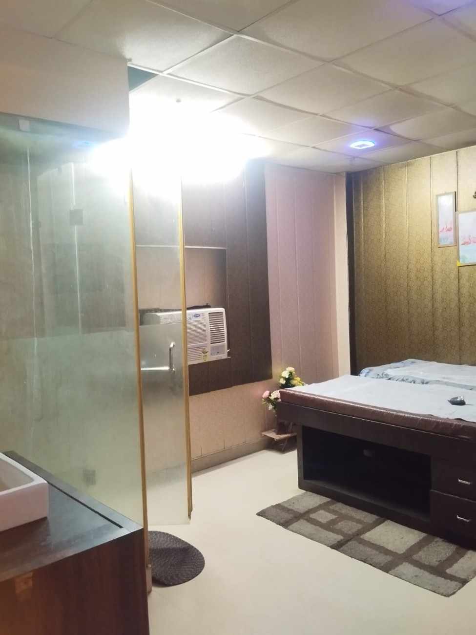 TUXANIE SPA bed area
