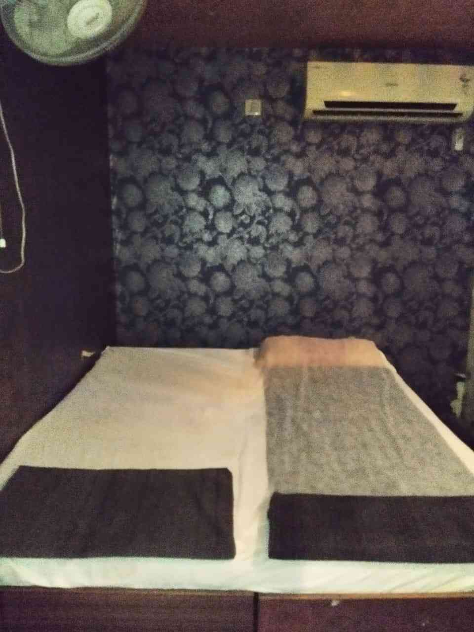 Bliss spa bed area
