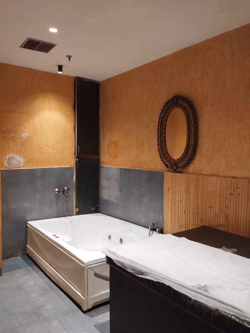 Glo Spa & Wellness bed area